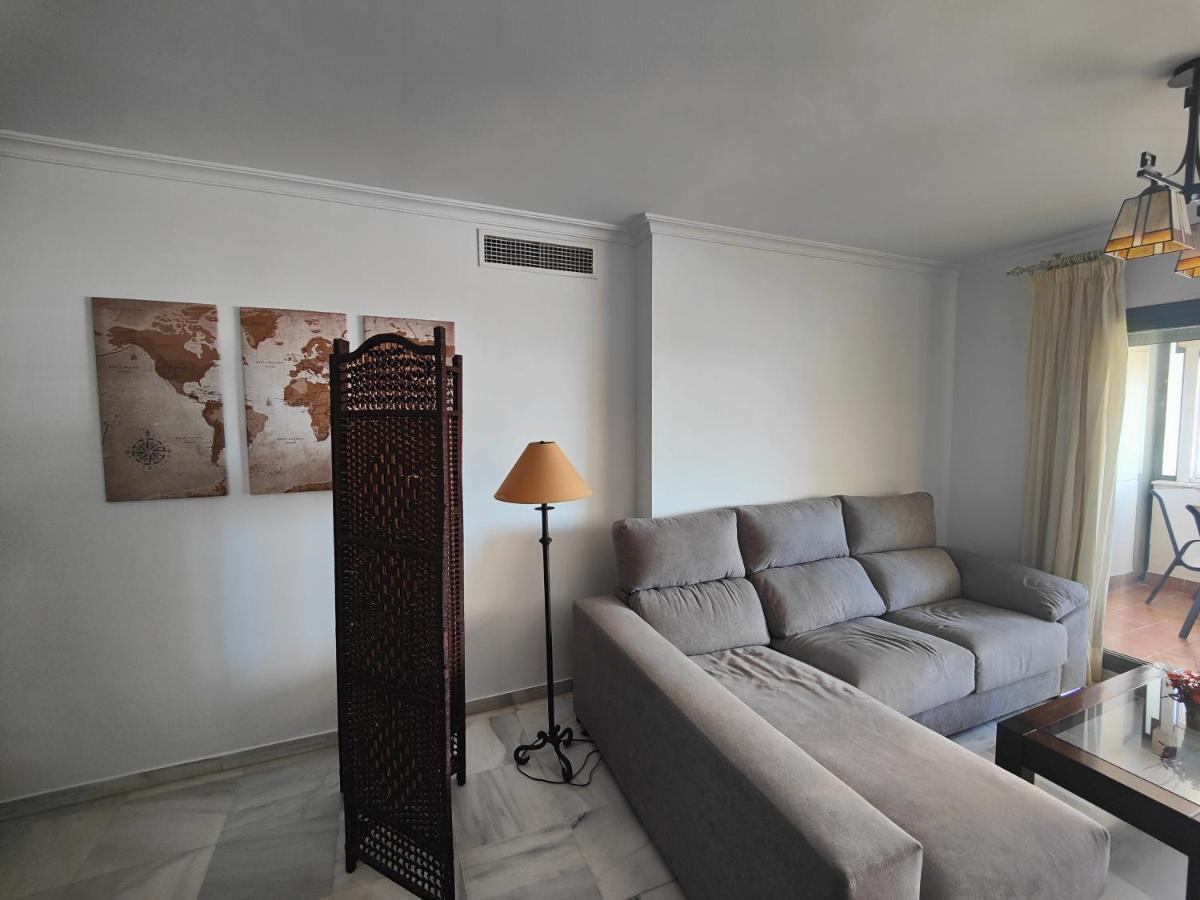 Gran Apartamento Cerca De La Playa Con Piscina En El Centro Фуэнхирола Экстерьер фото