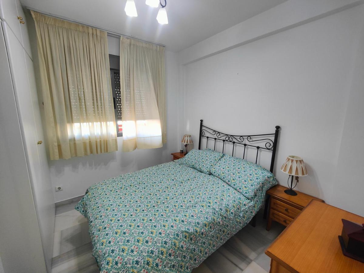 Gran Apartamento Cerca De La Playa Con Piscina En El Centro Фуэнхирола Экстерьер фото