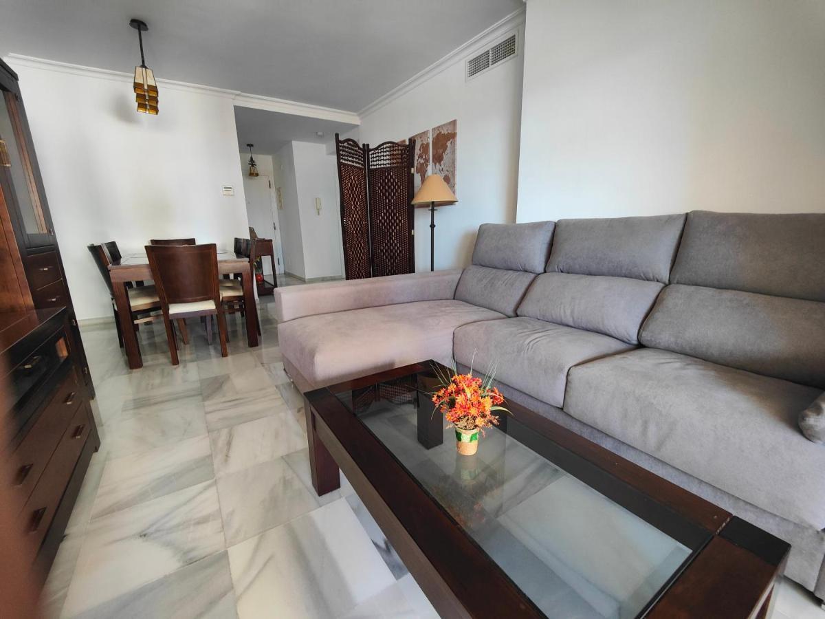 Gran Apartamento Cerca De La Playa Con Piscina En El Centro Фуэнхирола Экстерьер фото