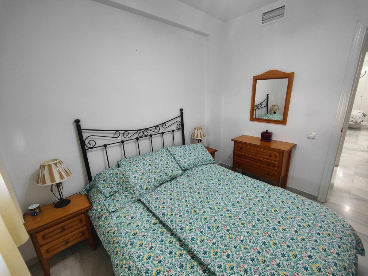 Gran Apartamento Cerca De La Playa Con Piscina En El Centro Фуэнхирола Экстерьер фото